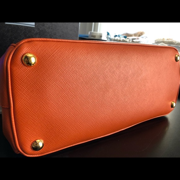 AUTHENTIC!!! DISCONTINUED Prada papaya - Picture 5 of 11